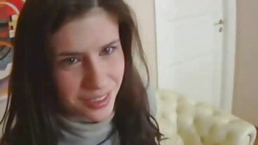 سكرتيرة يابانية صغيرة مقاطع عربي سكسي تخدم رئيسها على مكتبه