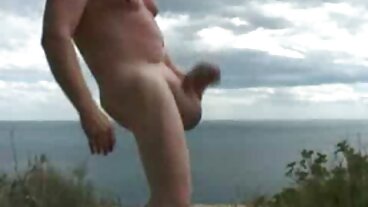 إنها إما الشوارع أو أنها تجثو على ركبتيها مقاطع سكسي فرنسي مع هيما ماري