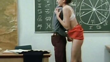 هذا في سن المراهقة امرأة سمراء الهواة لديه الدهون الثدي مقاطع سكسيه سكسيه وفم ناعم