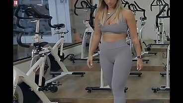 كورتيارد Coitus FFM يساعد الرجل على مقاطع سكسي فرنسي نسيان زوجته