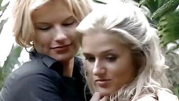 الفتيات البيض يتعرضن للقصف بأعقابهن الكبيرة مقاطع فيديو سكس حيوانات من قبل رجل محظوظ